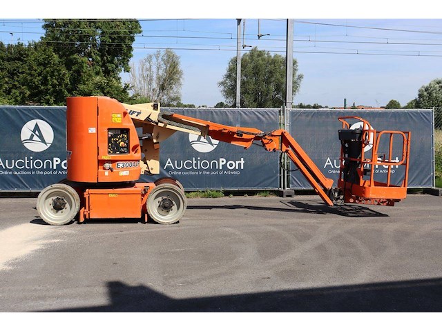 Knikarmhoogwerker jlg e300ajp elektrisch 10.97m 2007 - afbeelding 1 van  1