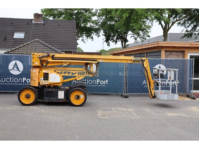 Knikarmhoogwerker nifty hr15nde elektrisch+diesel 15.5m 2005 - afbeelding 1 van  1