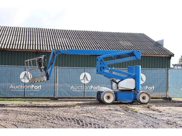 Knikarmhoogwerker niftylift hr15 nde elektrisch+diesel 225kg 15.6m 2011 - afbeelding 1 van  1