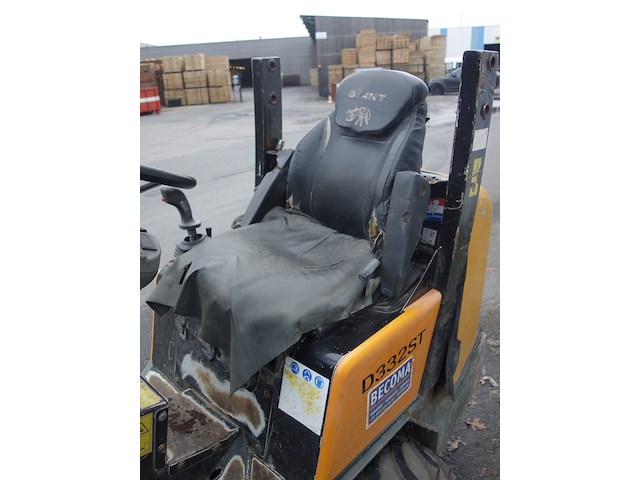 Kniklade giant d332 st - afbeelding 2 van  16