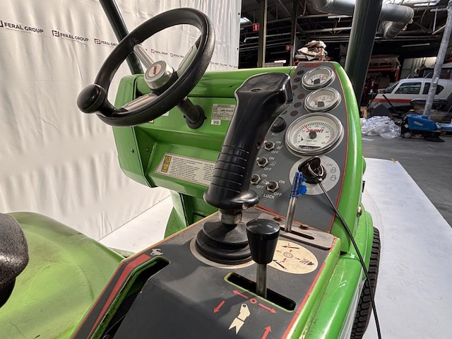 Kniklader : avant 528 minishovel - afbeelding 2 van  19