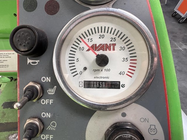 Kniklader : avant 528 minishovel - afbeelding 18 van  19