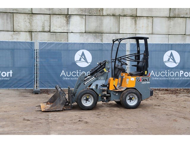 Kniklader giant d254sw diesel 2019 - afbeelding 1 van  1