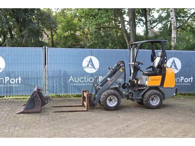 Kniklader giant d332swt diesel 24kw 2016 - afbeelding 1 van  1