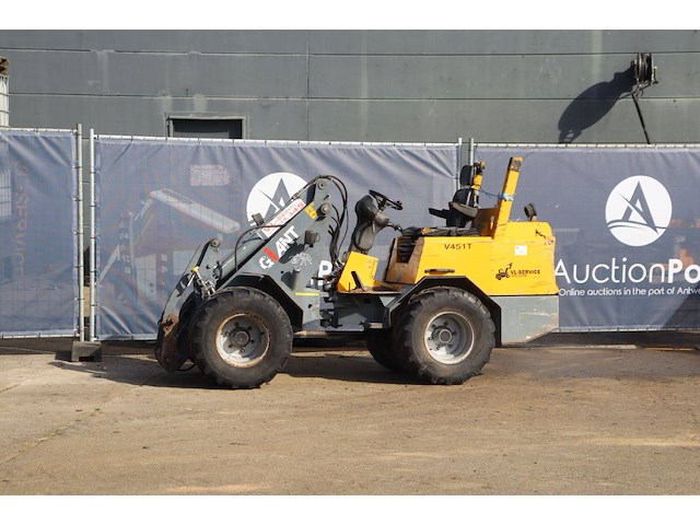 Kniklader giant v451t diesel 45pk 2005 - afbeelding 1 van  1