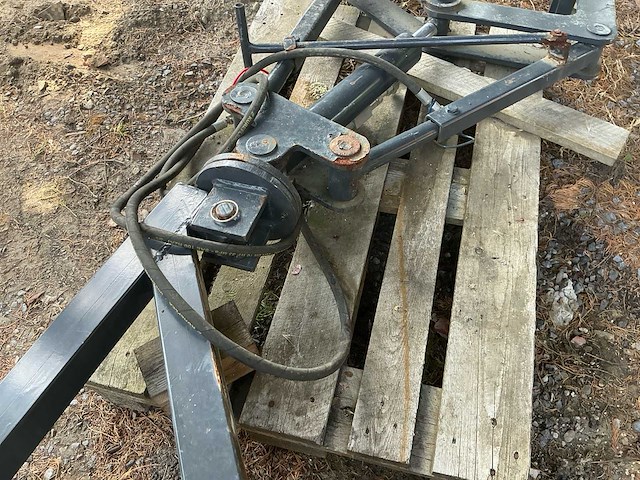 Knikmops - kubota - giant borduurklem - afbeelding 3 van  5