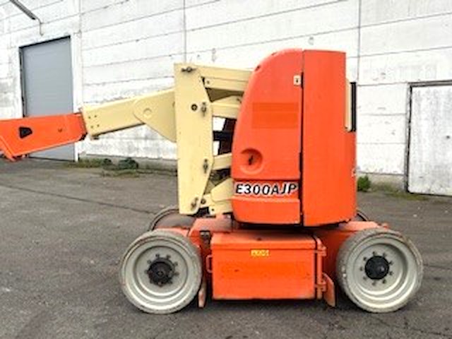 Kniktelescoophoogwerker jlg e300ajp elektrisch 11m 2007 - afbeelding 3 van  8