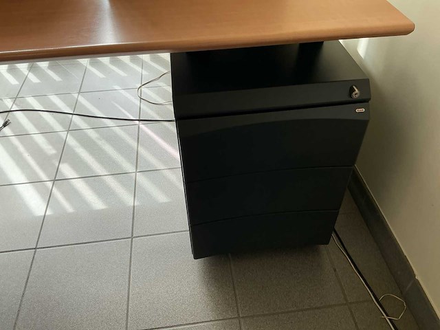 Knoll bureau - afbeelding 4 van  4