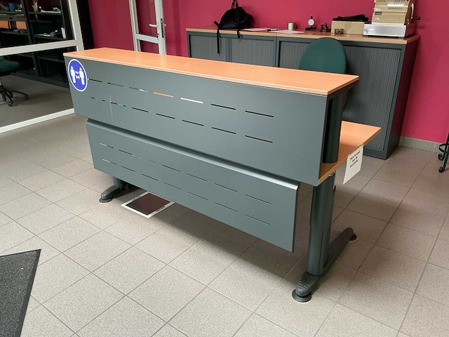 Knoll receptie- en baliemeubel - afbeelding 1 van  3
