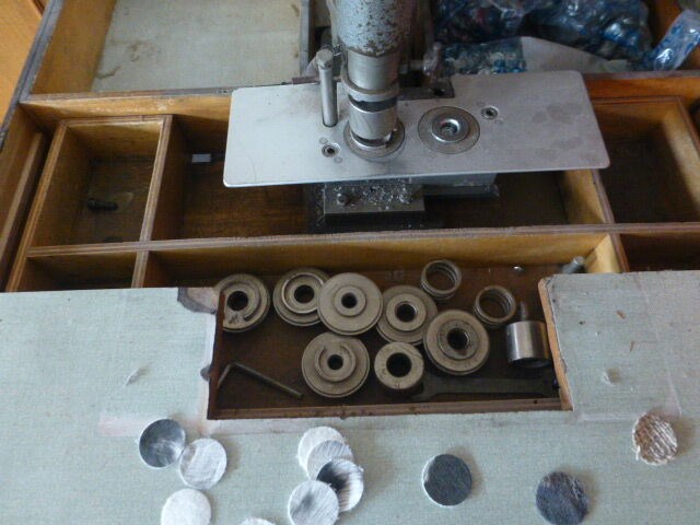 Knopenmachine - afbeelding 5 van  5