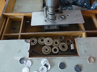 Knopenmachine - afbeelding 5 van  5