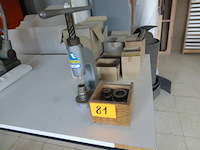 Knopenmachine - afbeelding 1 van  4
