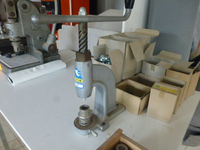 Knopenmachine - afbeelding 3 van  4
