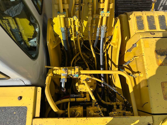 Kobelco - 2000 - sk210lc-6 - rupsgraafmachine - afbeelding 31 van  56