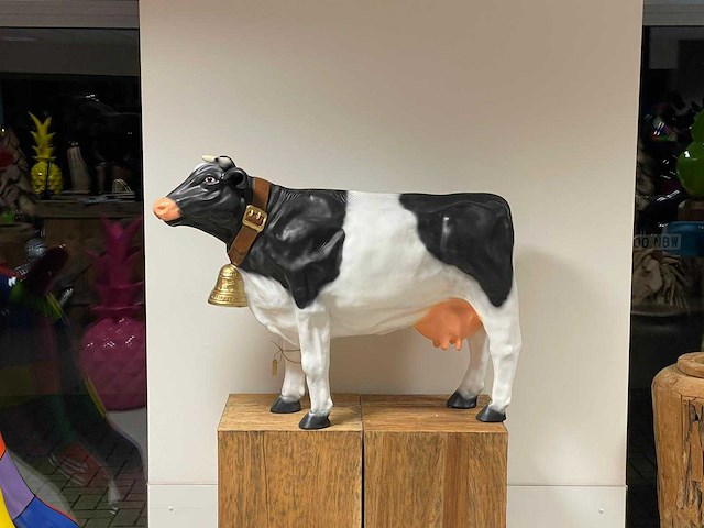 Koe met bel h76cm x l105cm zwart/wit - afbeelding 2 van  2