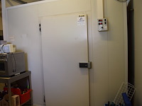 Koelcel en vriezer isocab, koeling: 283x248x180 cm, vriezer: 283x248x120 cm, dient zelf gedemonteerd te worden na afspraak