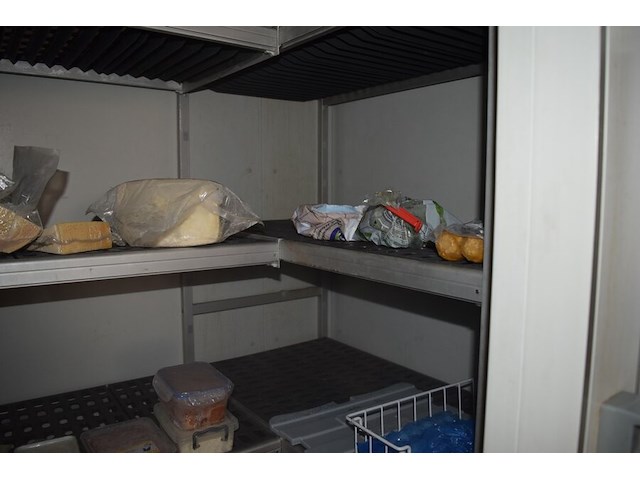 Koelcel en vriezer isocab, koeling: 283x248x180 cm, vriezer: 283x248x120 cm, dient zelf gedemonteerd te worden na afspraak - afbeelding 3 van  10