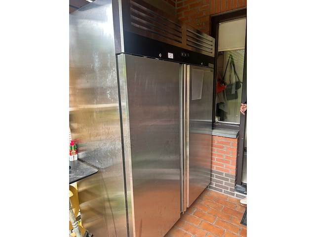 Koelkast 2 deuren ggmgastro afm. 1,40m (26) - afbeelding 2 van  9