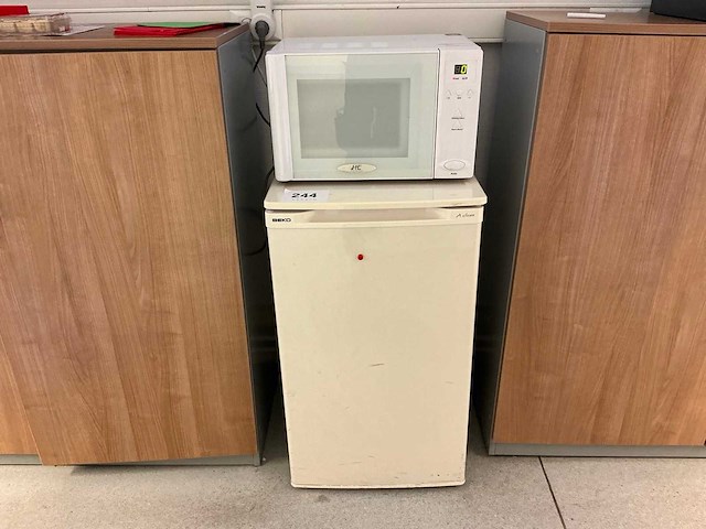Koelkast beko + magnetron he - afbeelding 1 van  5