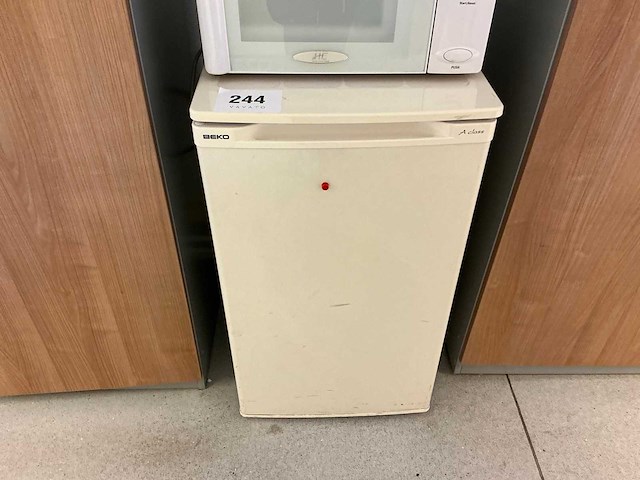 Koelkast beko + magnetron he - afbeelding 2 van  5