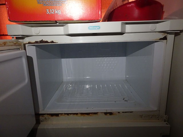 Koelkast delonghi + diepvriezer friac comfort - afbeelding 3 van  4