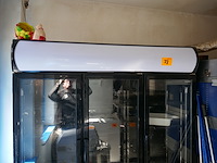 Koelkast met 3 vitrine deuren zwarte kleur - afbeelding 3 van  7