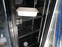 Koelkast met 3 vitrine deuren zwarte kleur - afbeelding 5 van  7