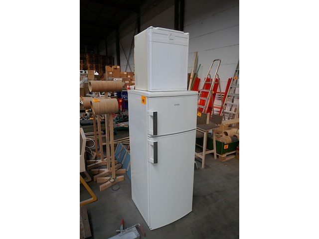 Koelkast + mini-bar - afbeelding 1 van  4