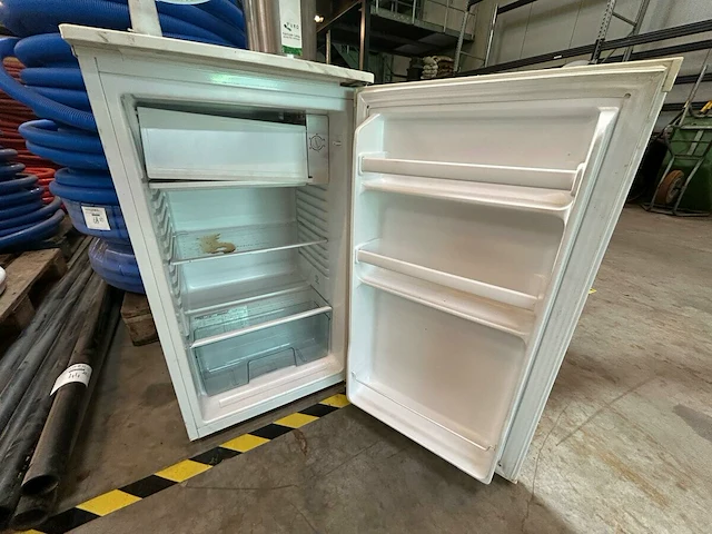 Koelkast, ventilator, koffietermo - afbeelding 2 van  5