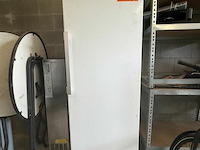 Koelkast whirlpool h184 cm - afbeelding 2 van  4