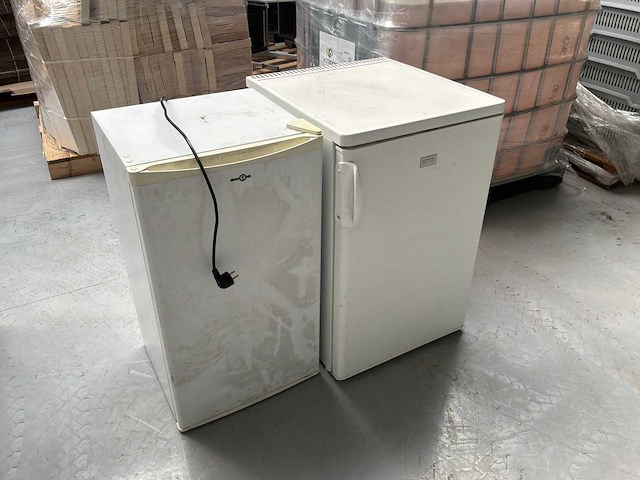 Koelkasten (2x) - afbeelding 1 van  7