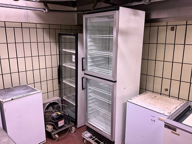 Koelvitrine (2x) - afbeelding 1 van  2
