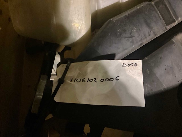 Koelvloeistof expansie reservoir man (7x) - afbeelding 7 van  8