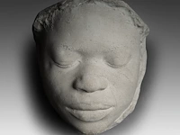 Koen wastijn (1963) & johan deschuymer (1965), 'bunker', three concrete heads, h 20 cm (+) - afbeelding 2 van  6