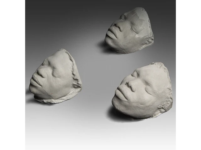 Koen wastijn (1963) & johan deschuymer (1965), 'bunker', three concrete heads, h 20 cm (+) - afbeelding 6 van  6
