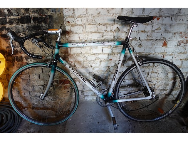 Koersfiets flanders - afbeelding 1 van  6