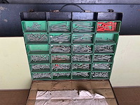 Koffer bevestigingsmaterialen - various contractor materials - afbeelding 1 van  3