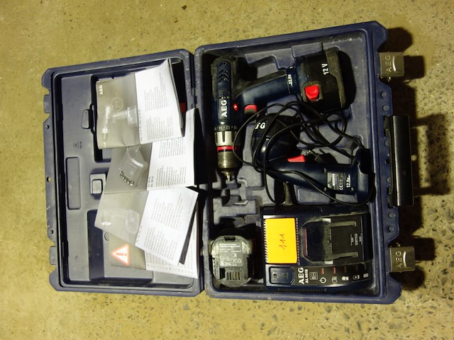 Koffer met boormachine, zaklamp, oplader aeg - afbeelding 1 van  2