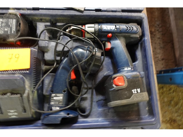 Koffer met boormachine, zaklamp, oplader aeg - afbeelding 2 van  3