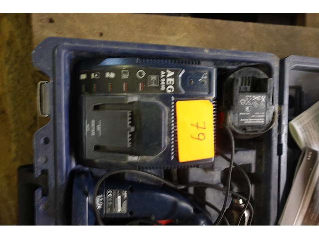 Koffer met boormachine, zaklamp, oplader aeg - afbeelding 3 van  3