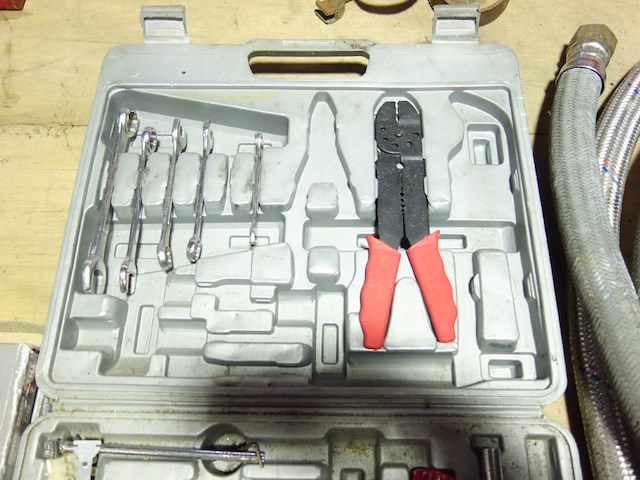 Koffer met materiaal - afbeelding 2 van  3