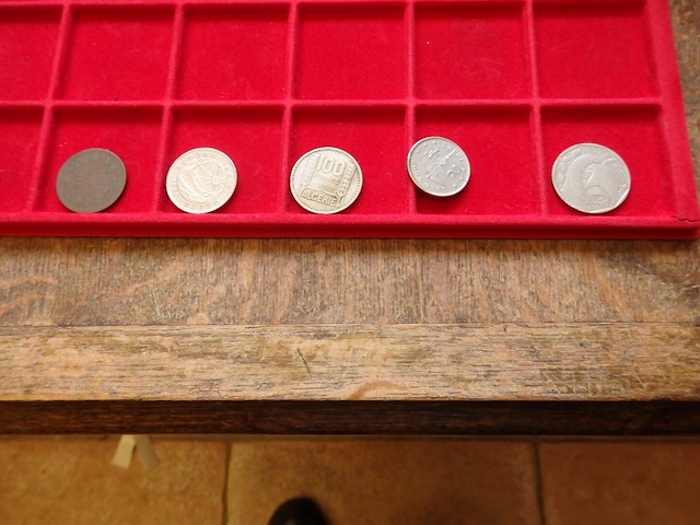 Koffer met munten en/of penningen - afbeelding 4 van  7