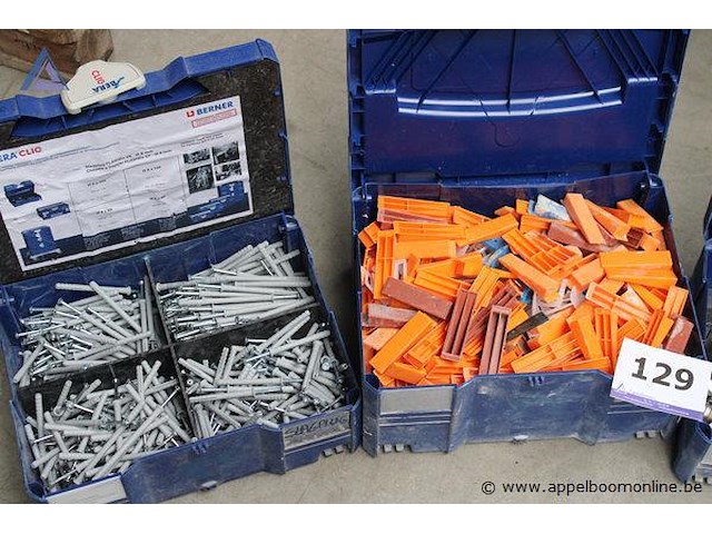 Koffer met schroeven koffer met plastic pluggen koffer met metalen onderdelen koffer met diverse accessoires koffer met bevestigingsmaterialen - afbeelding 2 van  4