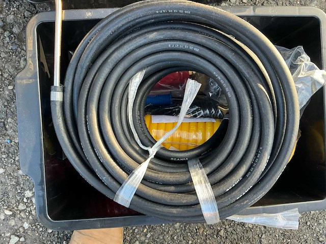 Koffers met inhoud - afbeelding 3 van  3