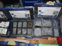 Koffers met schroeven en pluggen - berner - diverse soorten en maten koffer met medisch metarialen - afbeelding 2 van  3