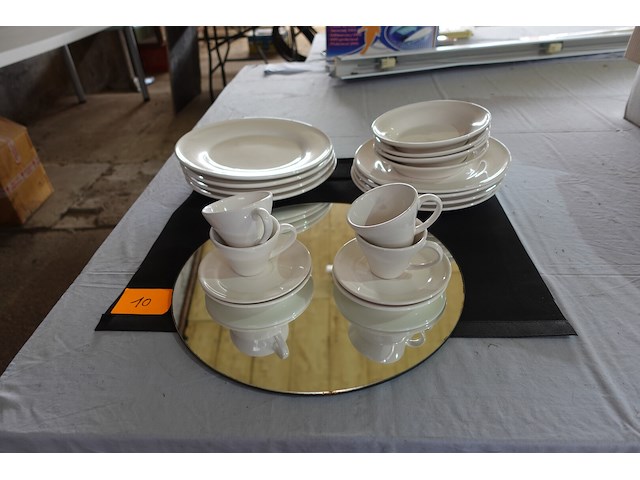 Koffie- en eetservies voor 4 personen - afbeelding 1 van  2