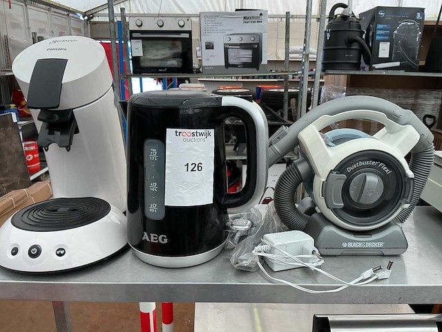 Koffie- & espressomachines + kruimelzuiger (3x) - afbeelding 1 van  1