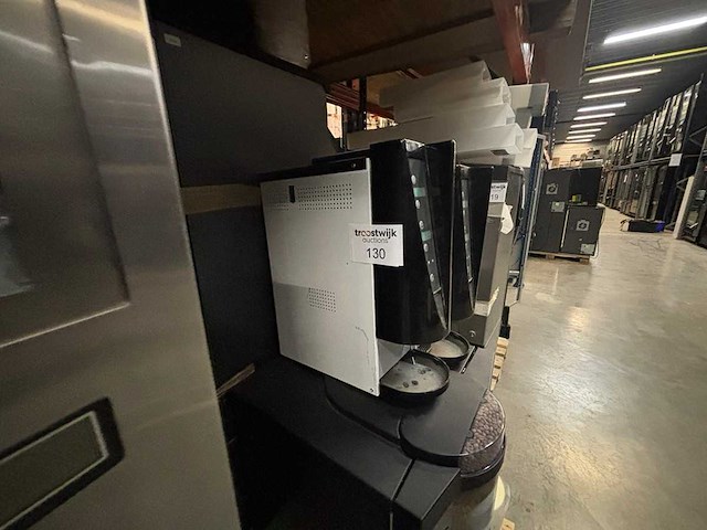 Koffie automaat - verkoopautomaat - afbeelding 1 van  4