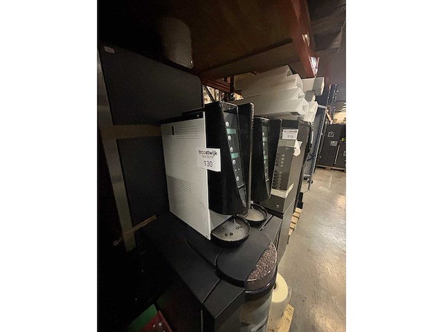 Koffie automaat - verkoopautomaat - afbeelding 3 van  4