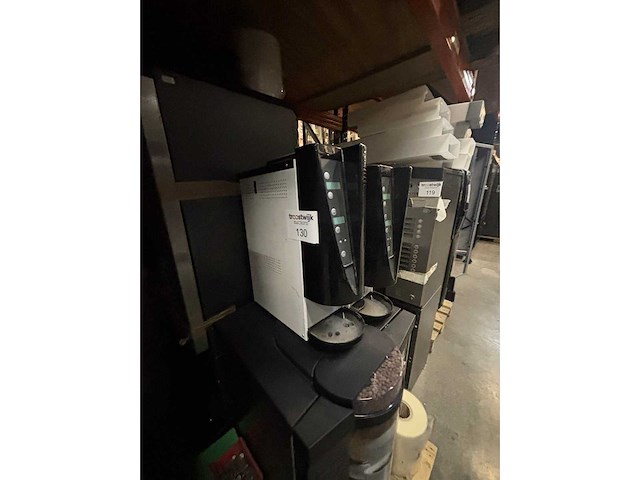 Koffie automaat - verkoopautomaat - afbeelding 4 van  4